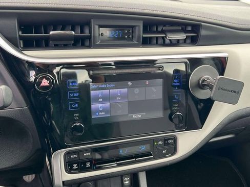 Used 2017 Toyota Corolla LE w/ Body Protection Package FWD image 16