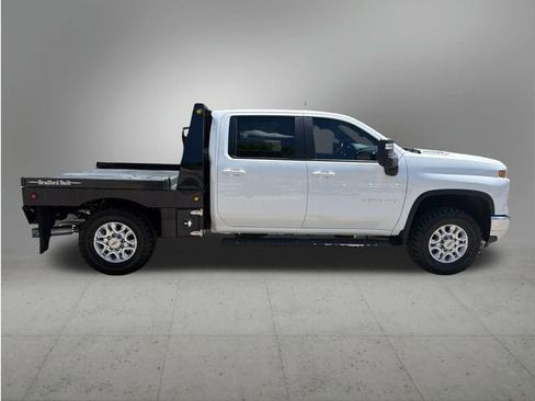Used 2024 Chevrolet Silverado 3500 LT AWD/4WD image 6