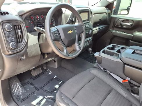 Used 2025 Chevrolet Silverado 2500 Custom w/ Custom Value Package AWD/4WD image 19