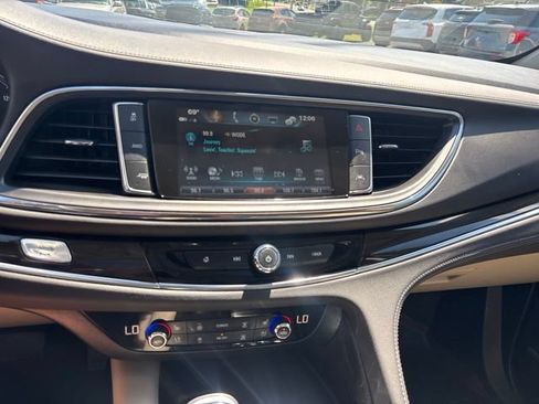 Used 2018 Buick Enclave Premium w/ Experience Buick Package AWD/4WD image 22