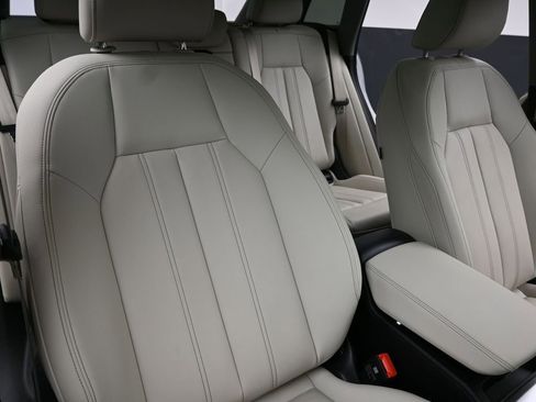 Certified 2025 Audi Q5 Premium Plus w/ Premium Plus image 14