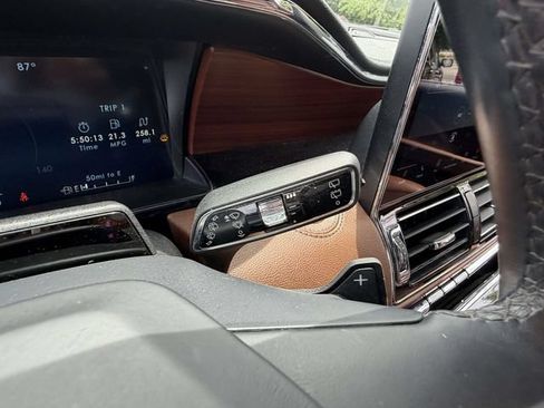 Used 2023 Lincoln Navigator Reserve w/ Monochromatic Package AWD/4WD image 25