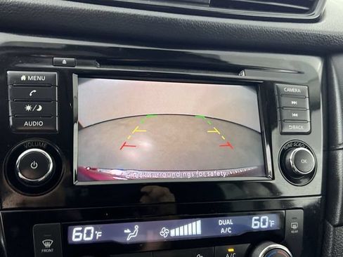 Used 2020 Nissan Rogue SV FWD image 14