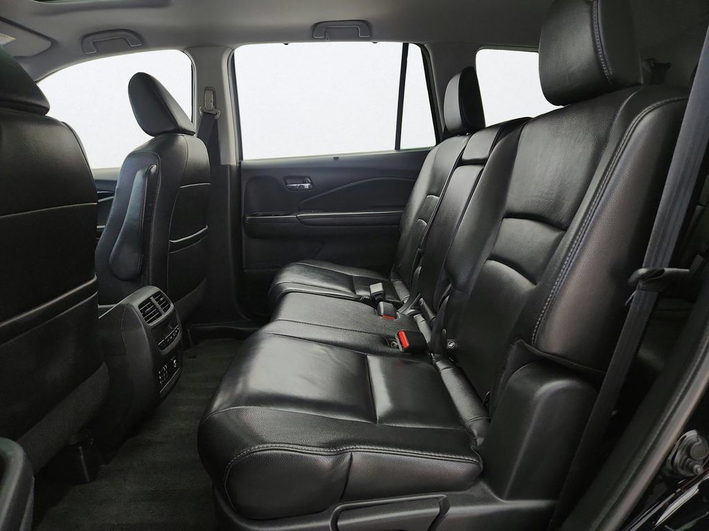 Used 2016 Honda Pilot Touring image 25