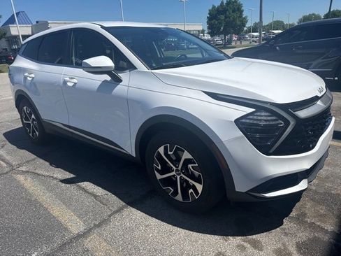 Certified 2024 Kia Sportage EX FWD image 3