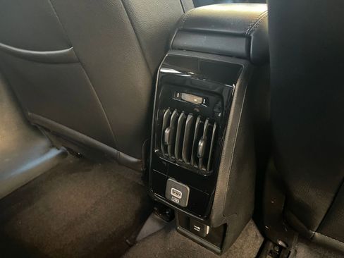 Used 2025 Jeep Compass Limited image 23