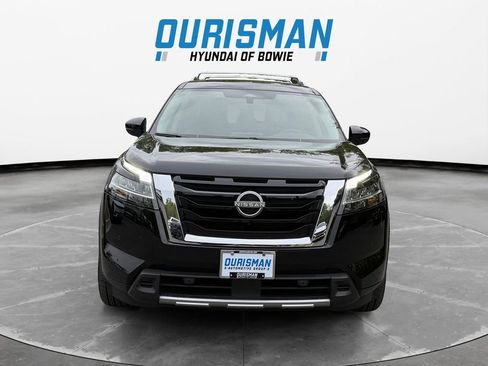 Used 2023 Nissan Pathfinder SL AWD/4WD image 8
