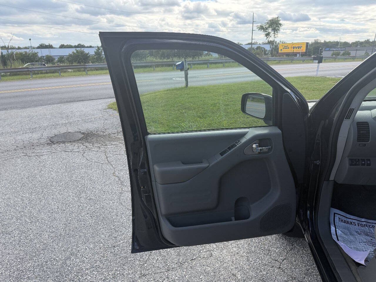 Used 2018 Nissan Frontier SV AWD/4WD image 11