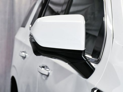 Used 2025 GMC Yukon Denali image 77