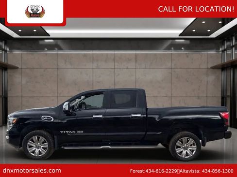 Used 2020 Nissan Titan SL w/ Moonroof Package image 2