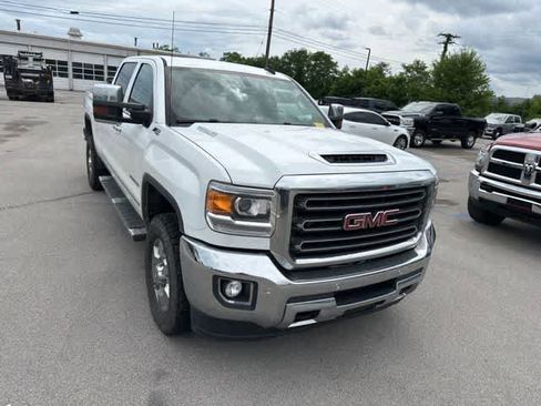 Used 2018 GMC Sierra 2500 SLT w/ Duramax Plus Package AWD/4WD image 20