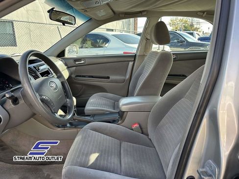 Used 2005 Toyota Camry LE image 10