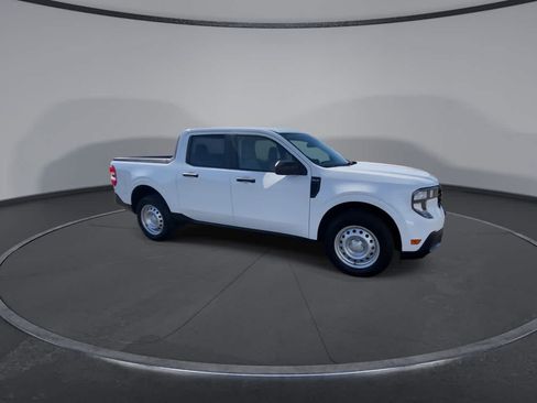 Used 2025 Ford Maverick XLT w/ Equipment Group 302A AWD/4WD image 2