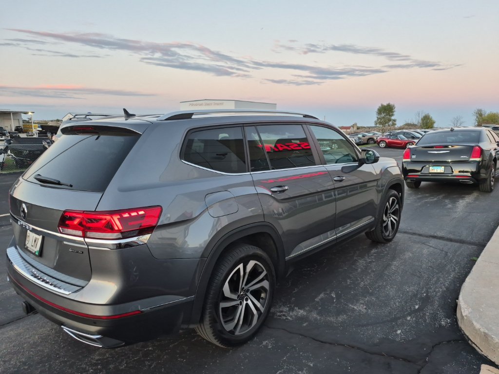 Used 2023 Volkswagen Atlas SEL AWD/4WD image 4