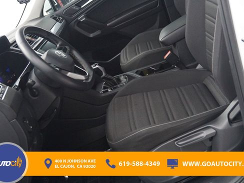 Used 2024 Volkswagen Tiguan S image 9