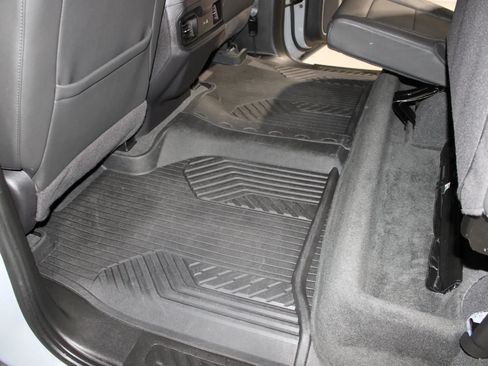 Used 2024 Chevrolet Silverado 1500 LT Trail Boss w/ Convenience Package II AWD/4WD image 8
