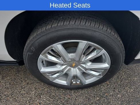 Used 2024 Chevrolet Suburban High Country AWD/4WD image 13