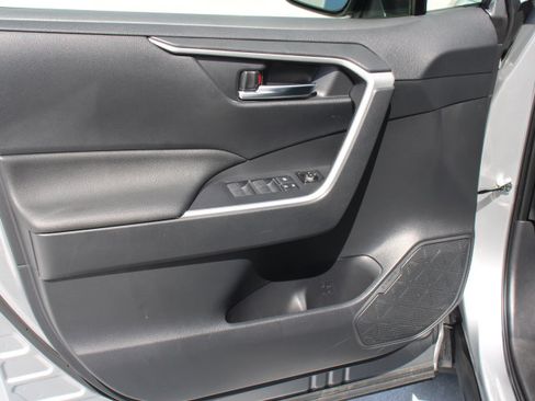 Certified 2025 Toyota RAV4 SE w/ Convenience Package image 10