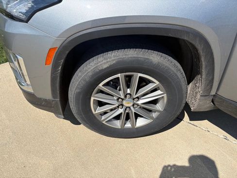 Used 2023 Chevrolet Traverse LT FWD image 20