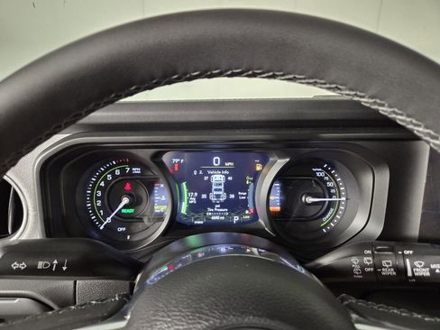 Certified 2025 Jeep Wrangler Sahara image 18