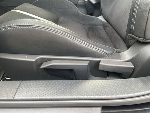 Used 2025 Toyota GR86 Premium w/ ALL Weather Mat Package (TMS) RWD image 16