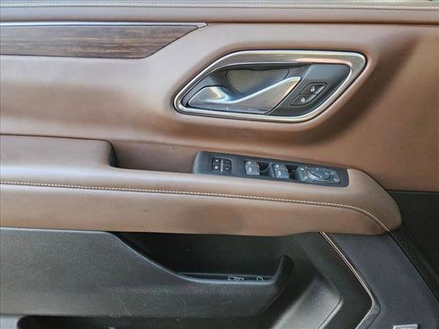 Used 2023 Chevrolet Tahoe High Country RWD image 6