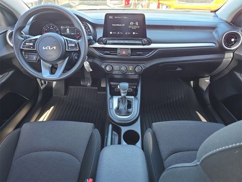 Used 2023 Kia Forte LXS w/ LXS Technology Package image 8