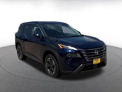 Used 2025 Nissan Rogue SV AWD/4WD image 3