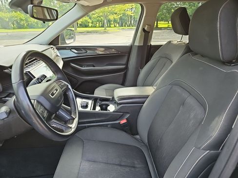 Used 2023 Jeep Grand Cherokee Laredo w/ Luxury Tech Group I AWD/4WD image 19