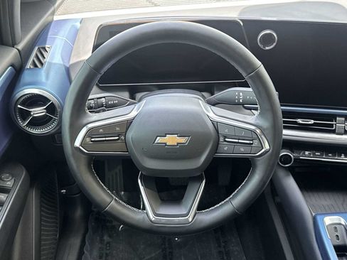 Used 2024 Chevrolet Equinox EV LT FWD image 19