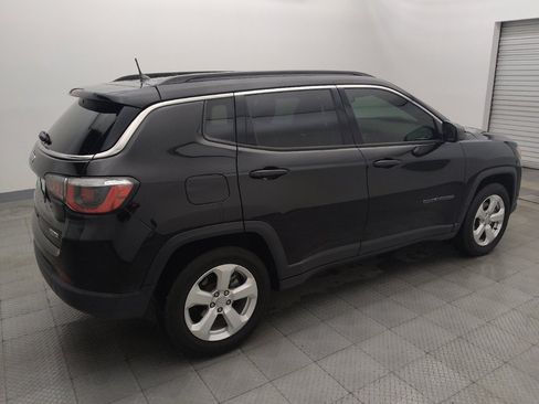 Used 2018 Jeep Compass Latitude FWD image 10