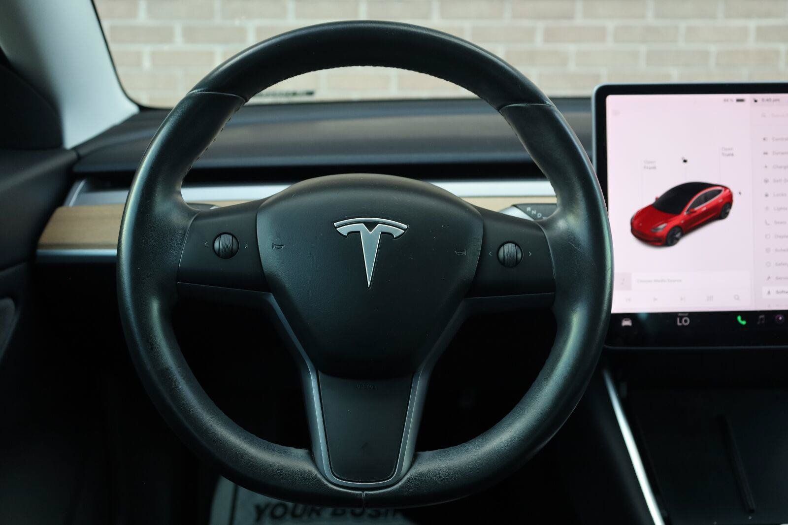 Used 2018 Tesla Model 3 Mid Range RWD image 31