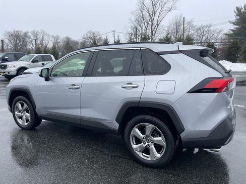 Used 2019 Toyota RAV4 Limited image 5