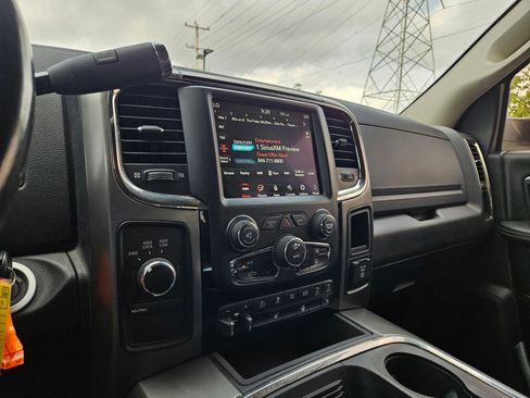 Used 2018 RAM 2500 Big Horn w/ Sport Appearance Group AWD/4WD image 15