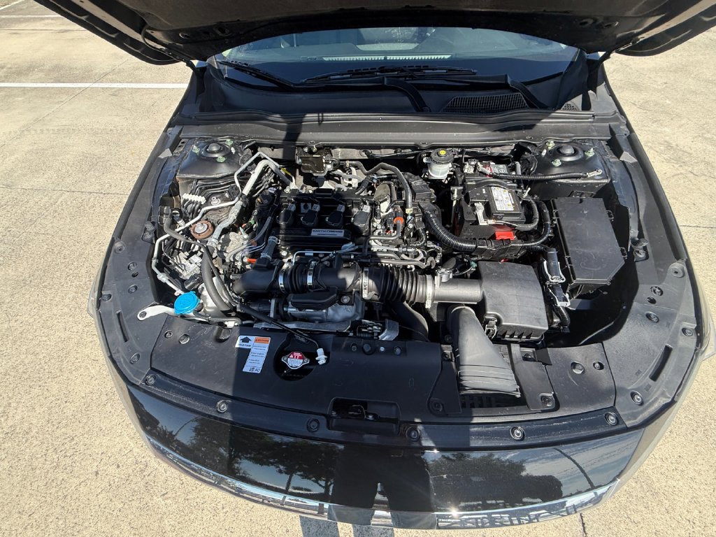 Used 2018 Honda Accord EX image 19