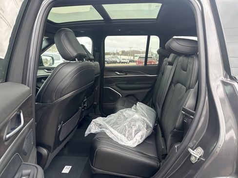 New 2026 Jeep Grand Cherokee Limited image 24