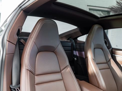 Used 2021 Porsche 911 Carrera 4S image 27