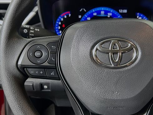 Used 2022 Toyota Corolla LE image 19