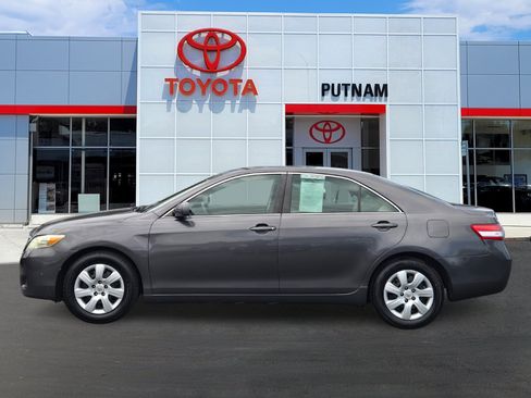 Used 2011 Toyota Camry LE FWD image 7