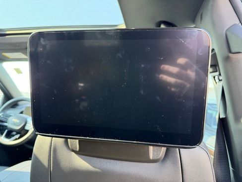 Used 2025 Chevrolet Suburban Premier image 27