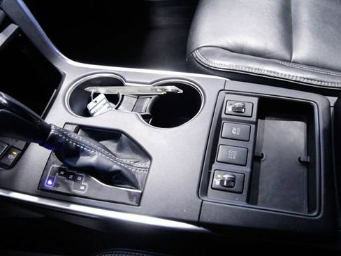 Used 2017 Toyota Camry XLE w/ Moonroof Package image 26