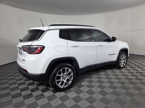 Certified 2022 Jeep Compass Latitude image 6