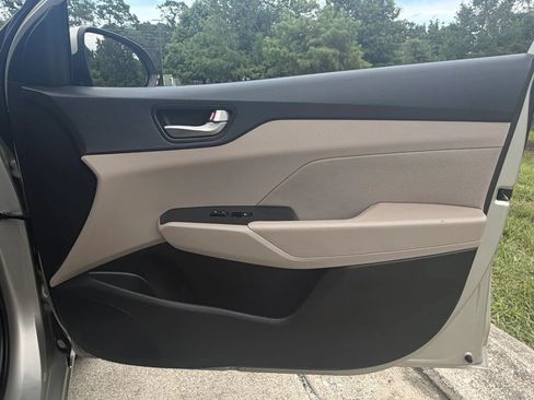 Used 2020 Hyundai Accent SE w/ Cargo Package FWD image 30