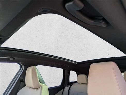 Used 2025 BMW X3 xDrive30i w/ Premium Package image 16