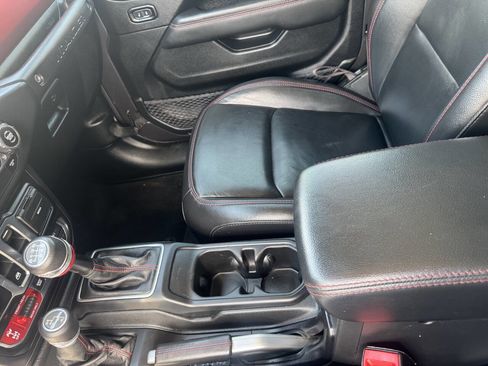 Used 2019 Jeep Wrangler Rubicon w/ Uconnect 4C Nav & Sound Group image 12