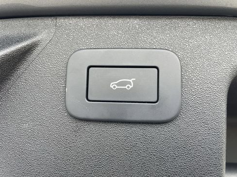 Certified 2024 Land Rover Discovery Sport S image 37