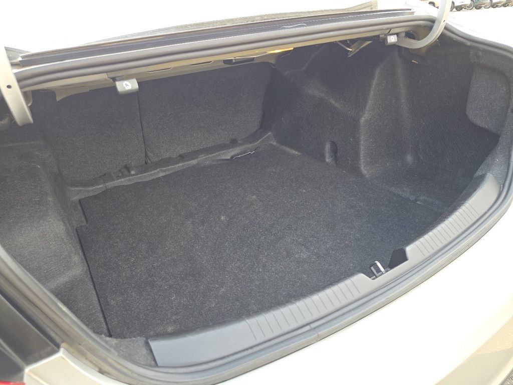 Used 2022 Chevrolet Malibu LT FWD image 20