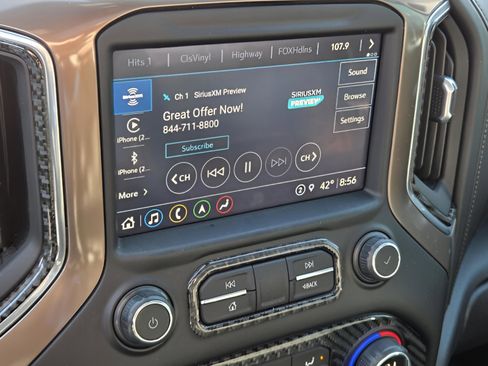 Used 2021 Chevrolet Silverado 1500 High Country w/ Technology Package image 8