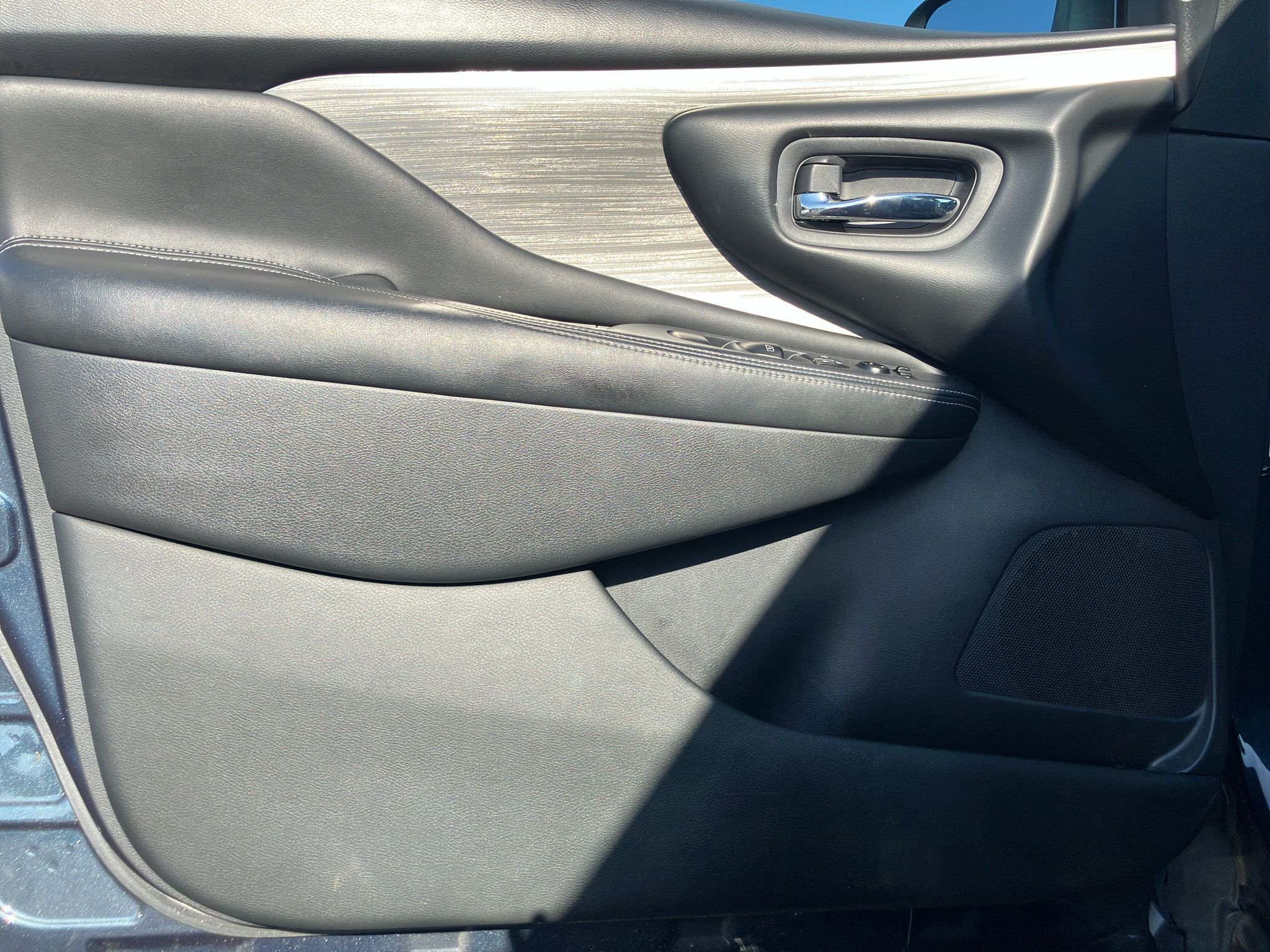 Used 2018 Nissan Murano SV FWD image 13