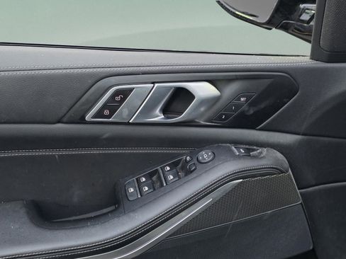 Used 2022 BMW X5 xDrive40i w/ M Sport Package image 24